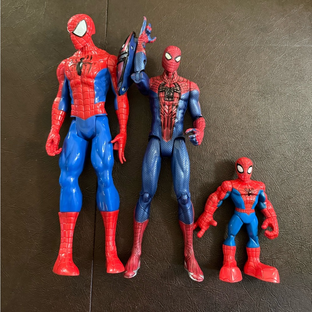 Spider-Man Action Figure Set - Red and Blue